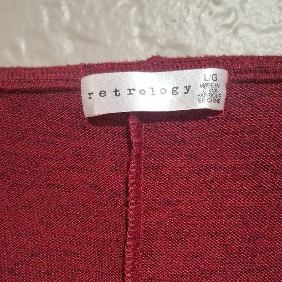 New Retrology Women's Red V-Neck Sweater Lightweight Knit Size L - Picture 3 of 10
